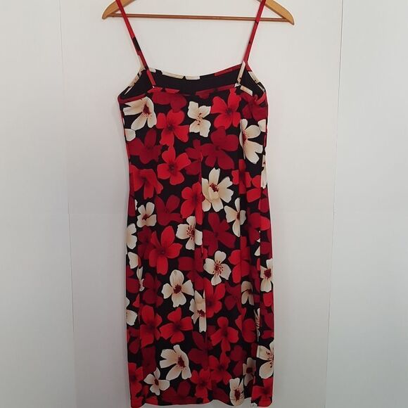 Reitmans Red Floral Mini Dress - Picture 3 of 12